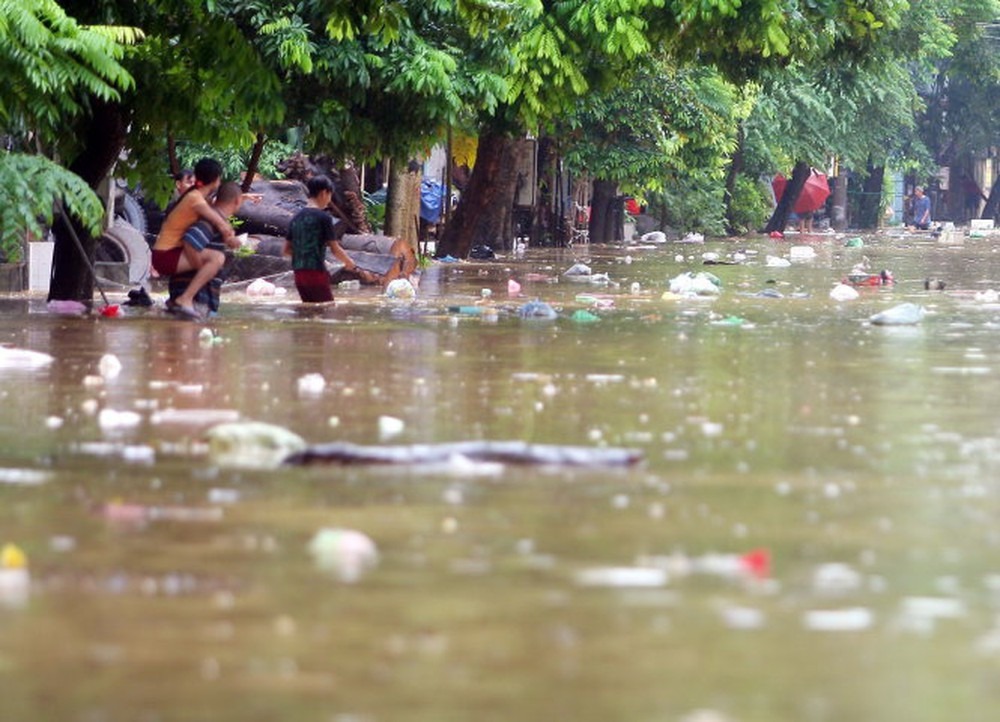 Những trận lũ lụt có thể gây ô nhiễm môi trường nước